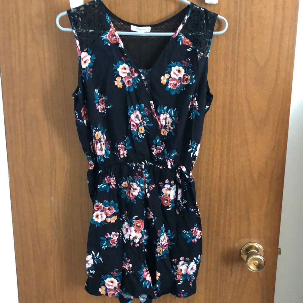 Floral romper - Picture 1 of 6
